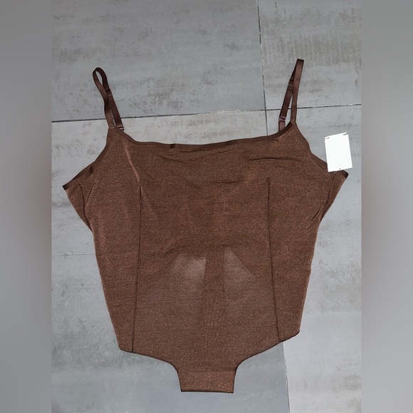 NEW SKIMS sheer sculpt low back thong bodysuit - Picture 2 of 5